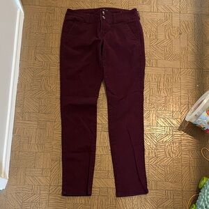 American Eagle Outfitters Women's Straight Leg Jeans in Deep Burgundy